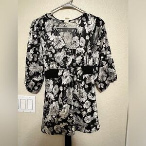 COCOMO TOP- size SMALL- EXCELLENT CONDITION